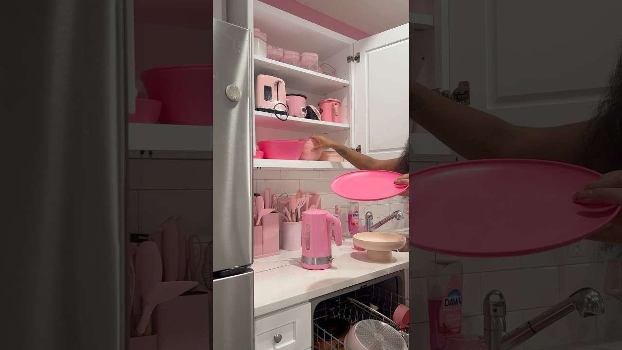 Pink kitchen vibes 🩷💕  #pinkkitchen #pinkfinds