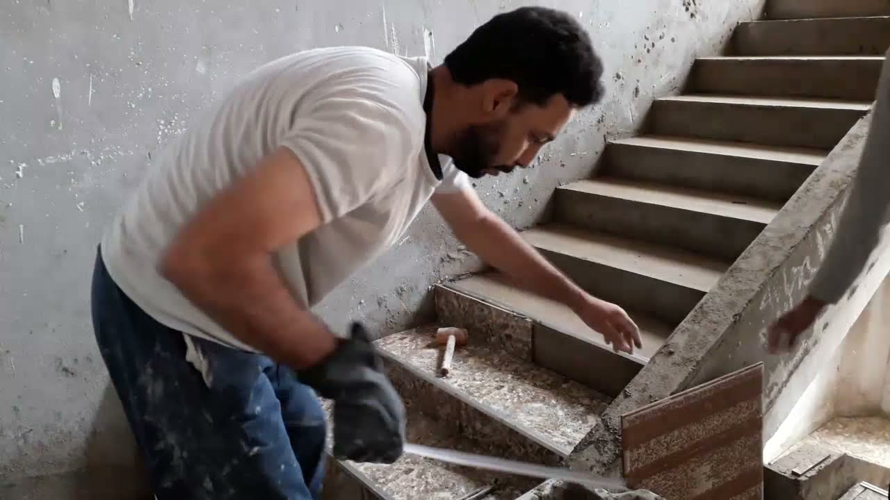 طريقة تركيب الزليج في الدرج