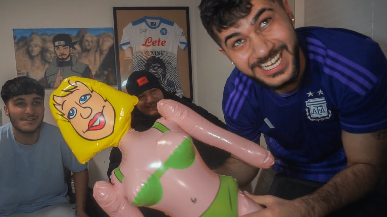 Hamed Öffnet Geschenke von Seinen Brüdern!