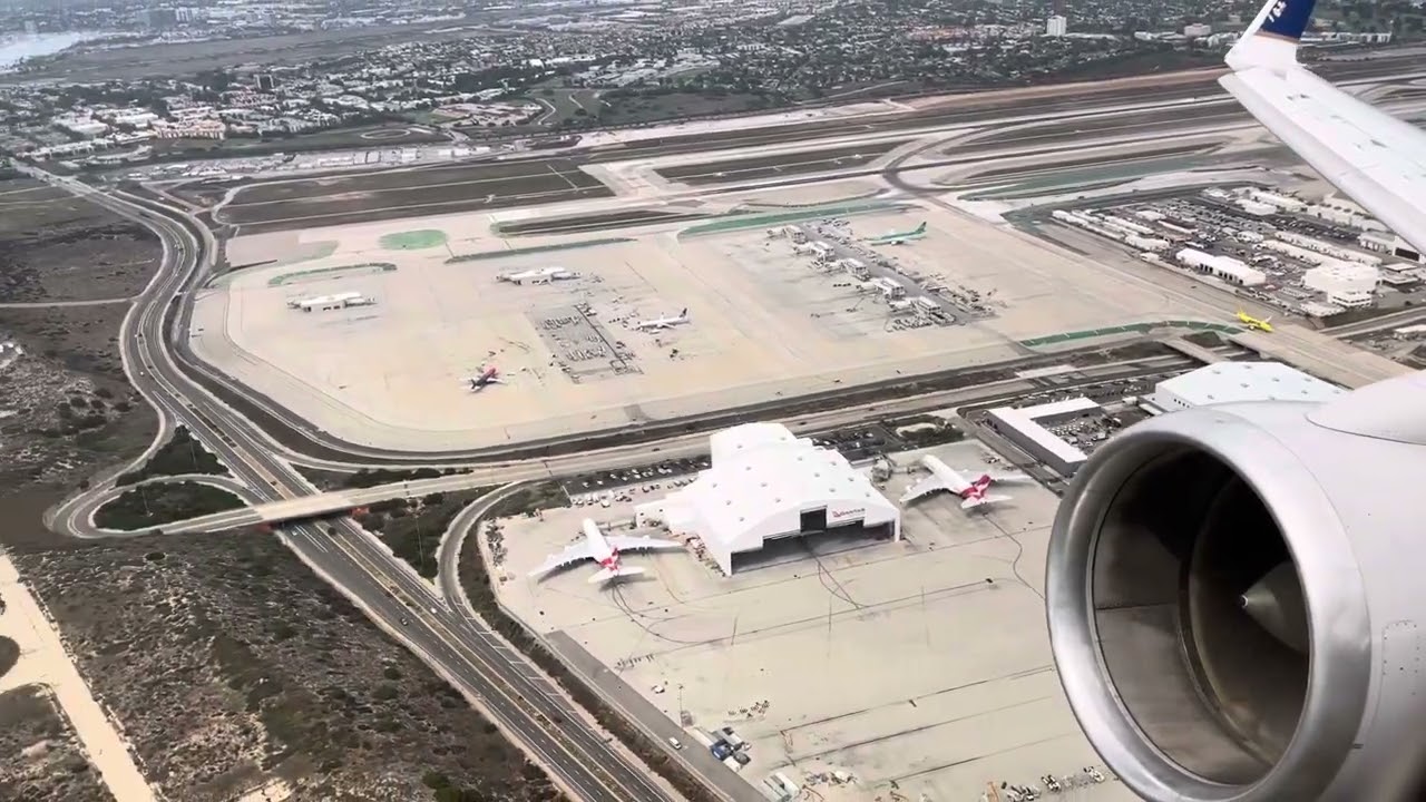 United 757-300 takeoff roll from LAX Runway 25R