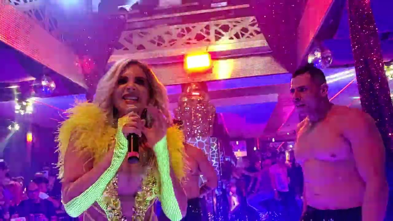 SHOW DE LORENA HERRERA EN LA MALQUERIDA DE ORO