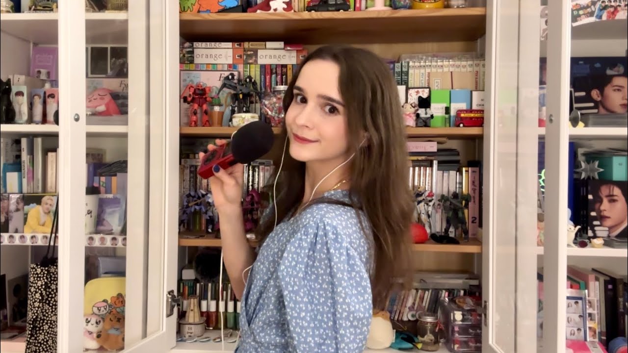 [ASMR] 제 책장에 있는 물건을 소개해주기 (Introducing the Objects on My Bookshelf)