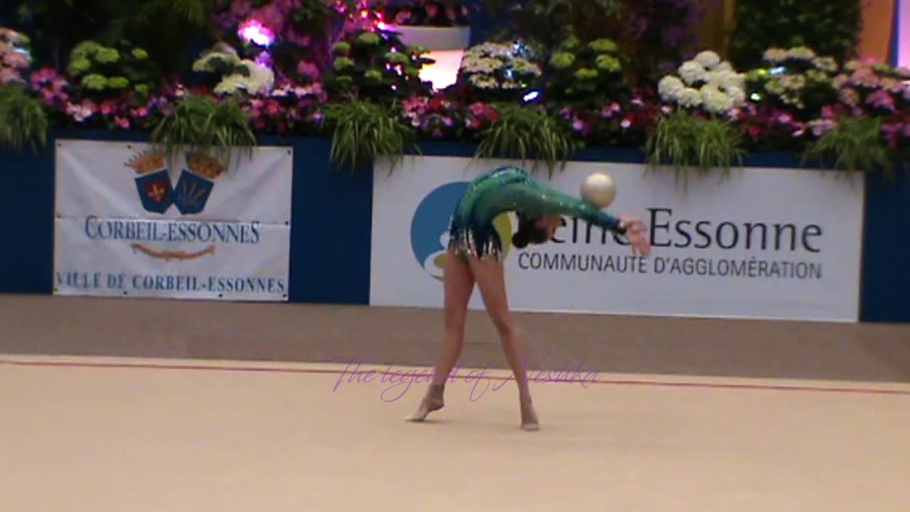 Katsyarina HALKINA (BLR) ball - 2014 Corbeil AA
