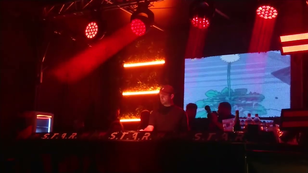 Felix kröcher Schranz ist Back live auf dem Srar Festival in Wernau. 