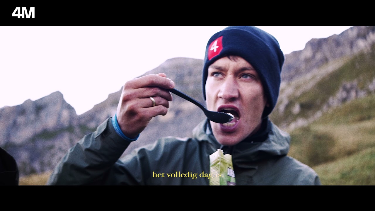 AWAY 22 - DICHTBIJ JEZELF. DICHTBIJ DE MAKER.