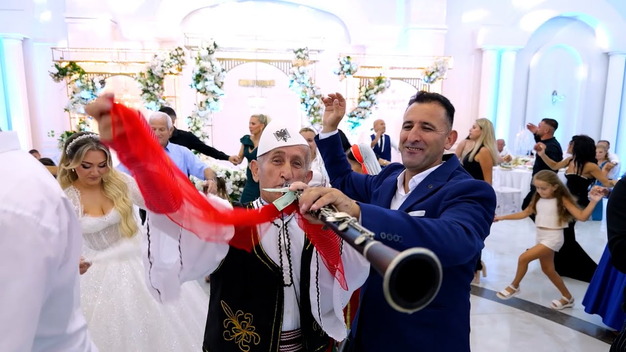 Sipas Zakoneve Shqiptare - Valle Dyshe Me Veshje Popullore Studio ERI