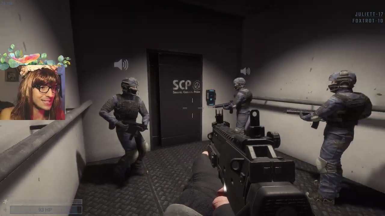Elvisa jugando a SCP: Secret Laboratory #1 