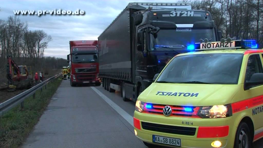 13.12.2011 - BAB 5 bei Weingarten - Lebensgef&auml;hrlich Verletzter bei Auffahrunfall - Zeugensuche