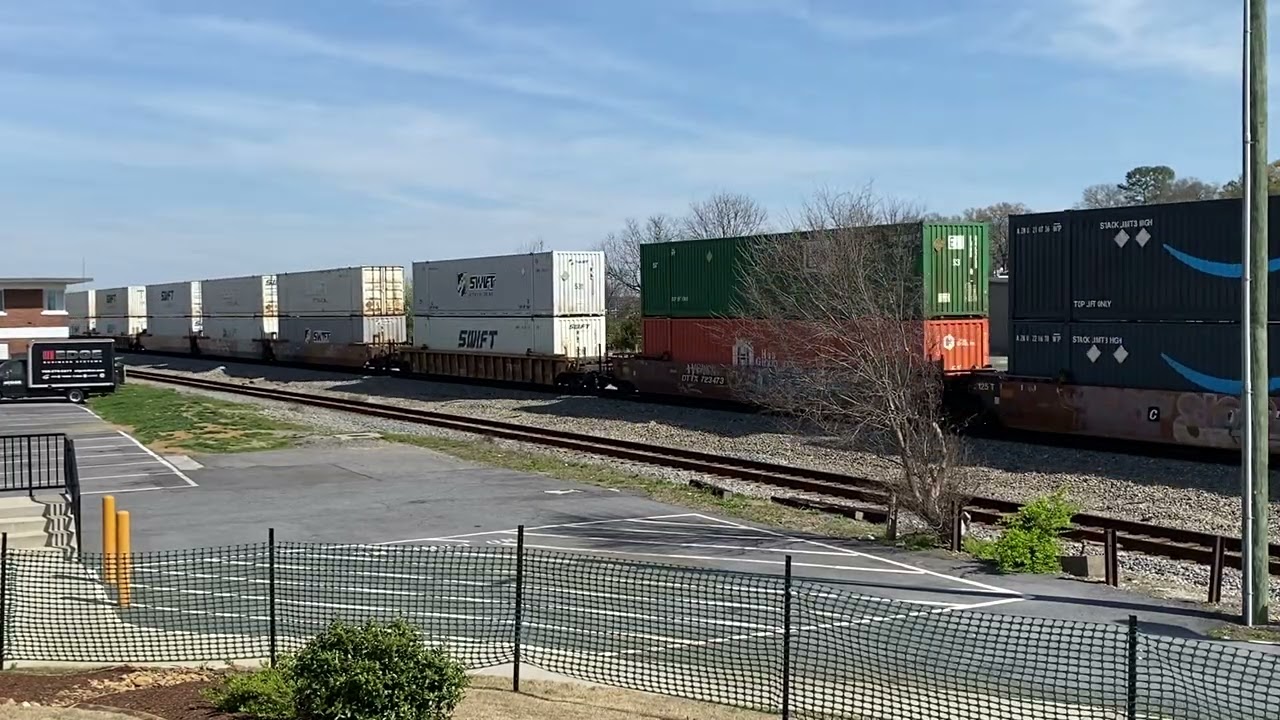7587 (7677 & 4446 DPU) Intermodal SouthBound