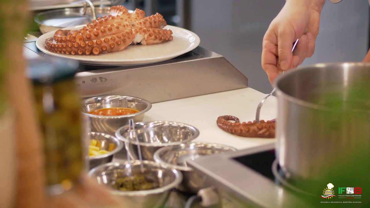 Maccheroni z ośmiornicą na pesto z rzepy brokułowej | Włoska Akademia Szefów Kuchni