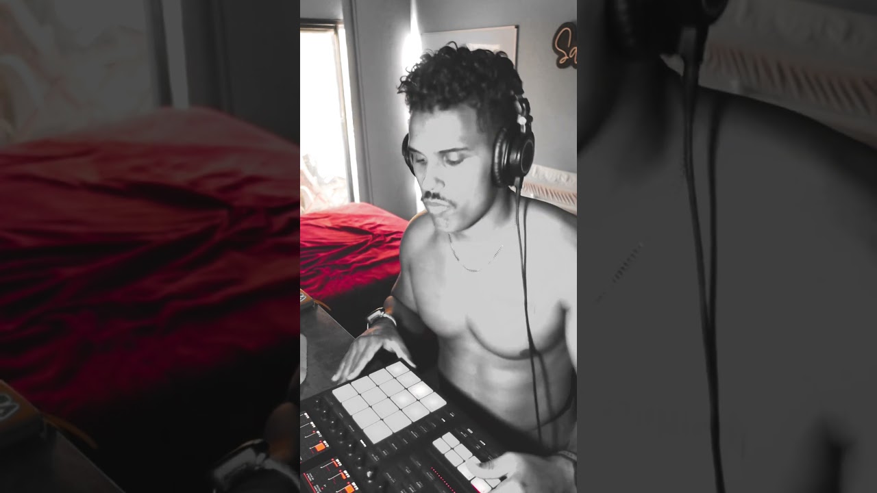 POV: You produce your own gym music 🎹💪 