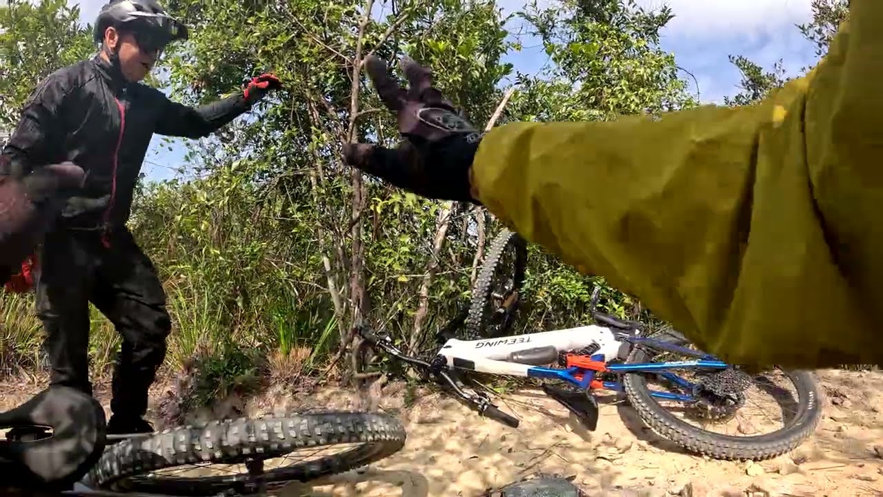 電助力聖誕E-bike團￼ (第一轉元朗仔華兄炒了🥲）🎇🌃Dec 2025