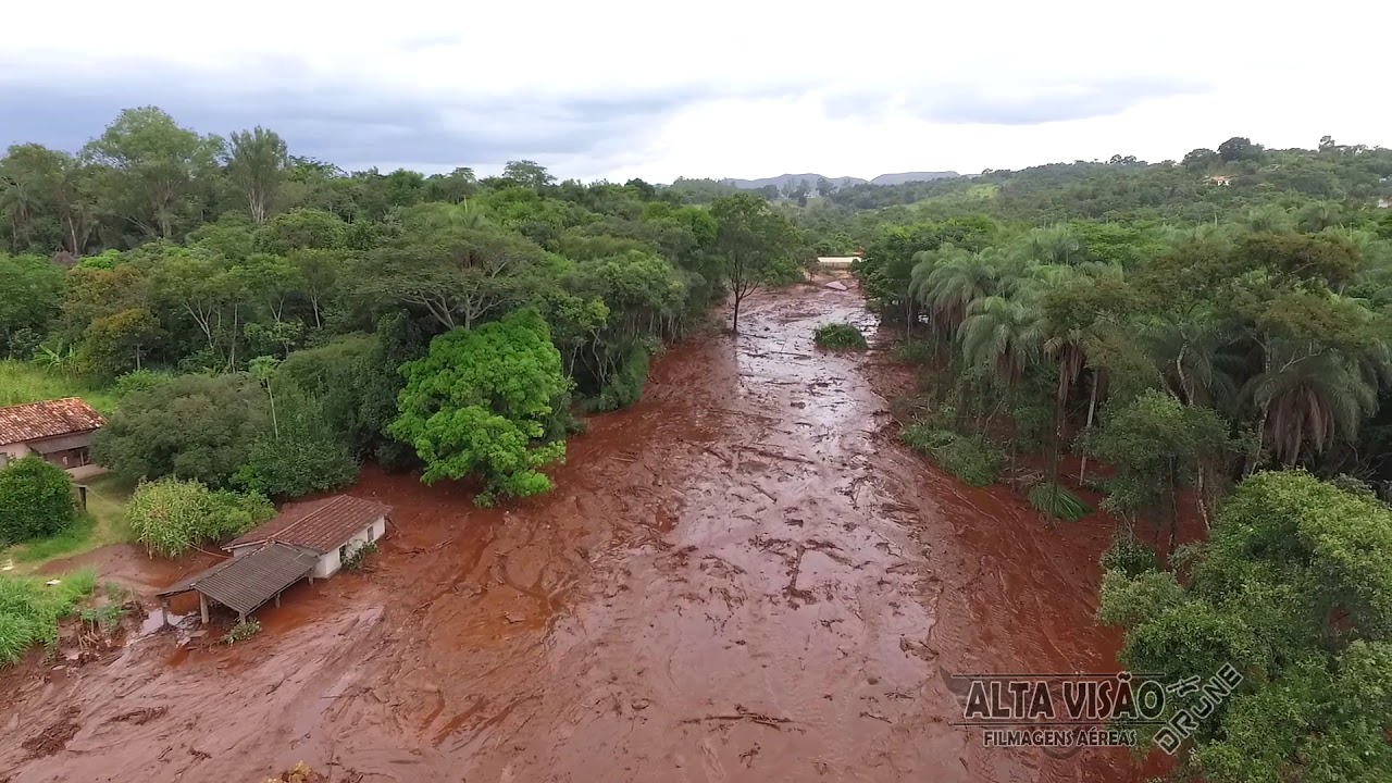 Brumadinho MG: Lama no Rio Paraopeba