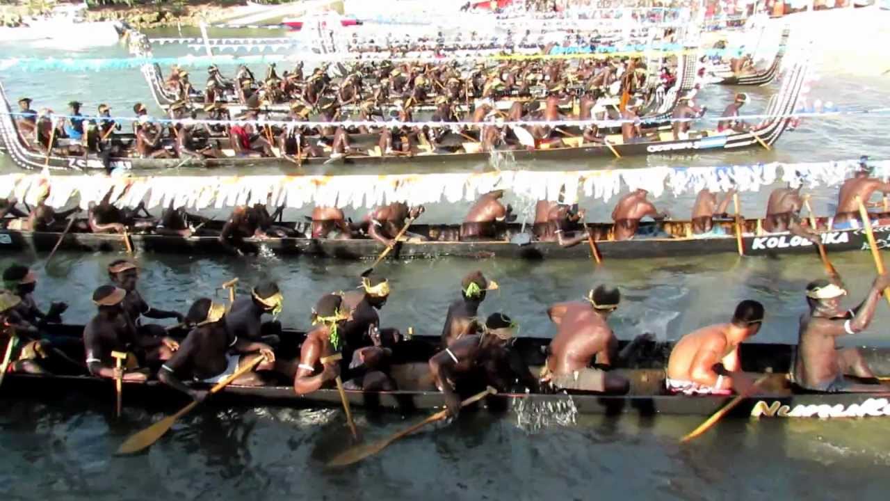 Solomon Island Tomoko War Canoes arriving to greet Pacific Voyager Vakas