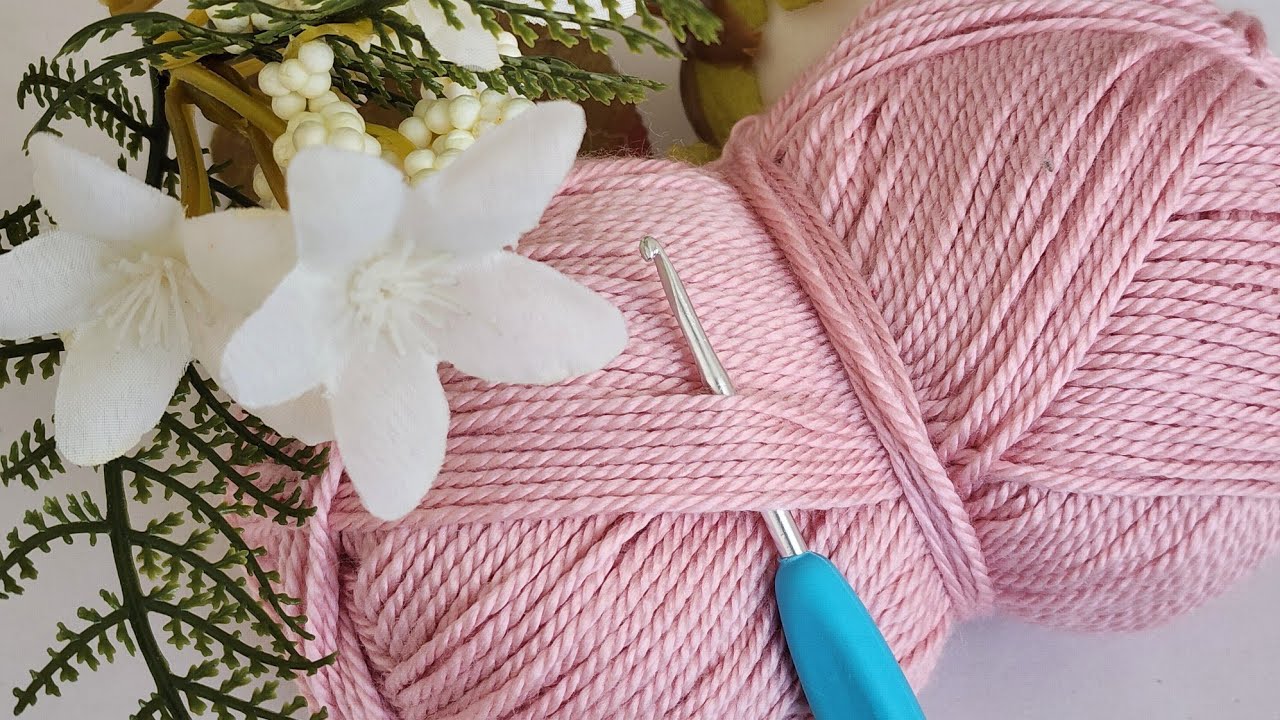 I did not expect this beauty! For starters! Easy crochet stitch -Amazing crochet pattern