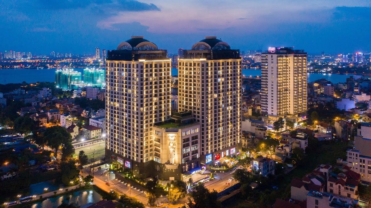 D. ' Le Roi Soleil Westlake Hanoi | Hanoi, Vietnam | Hotel Review 🏩