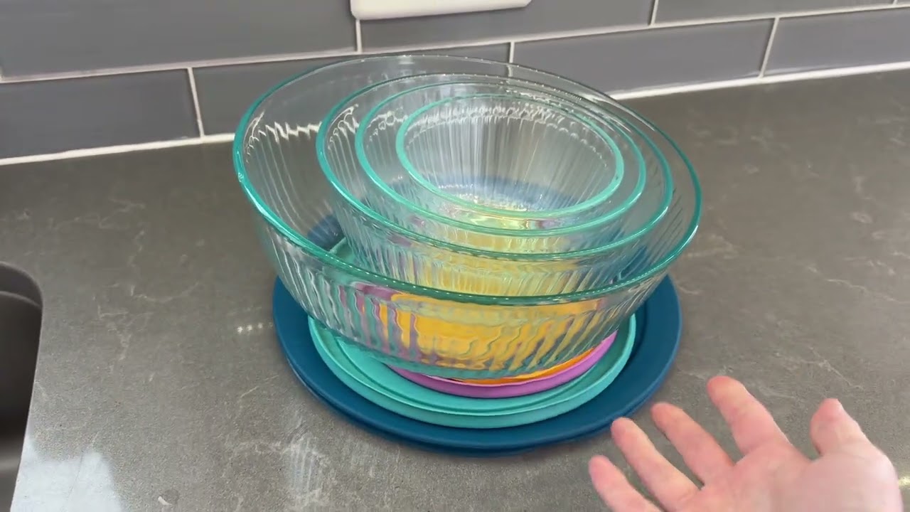 Love this glass mixing bowl set!