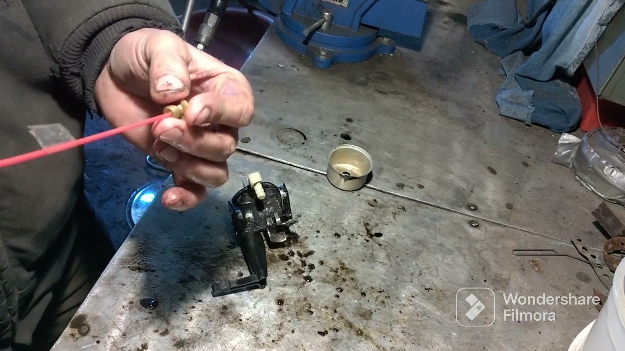 how to clean a carburetor on a craftsman garden tiller five and a half horsepower Briggs & Stratton