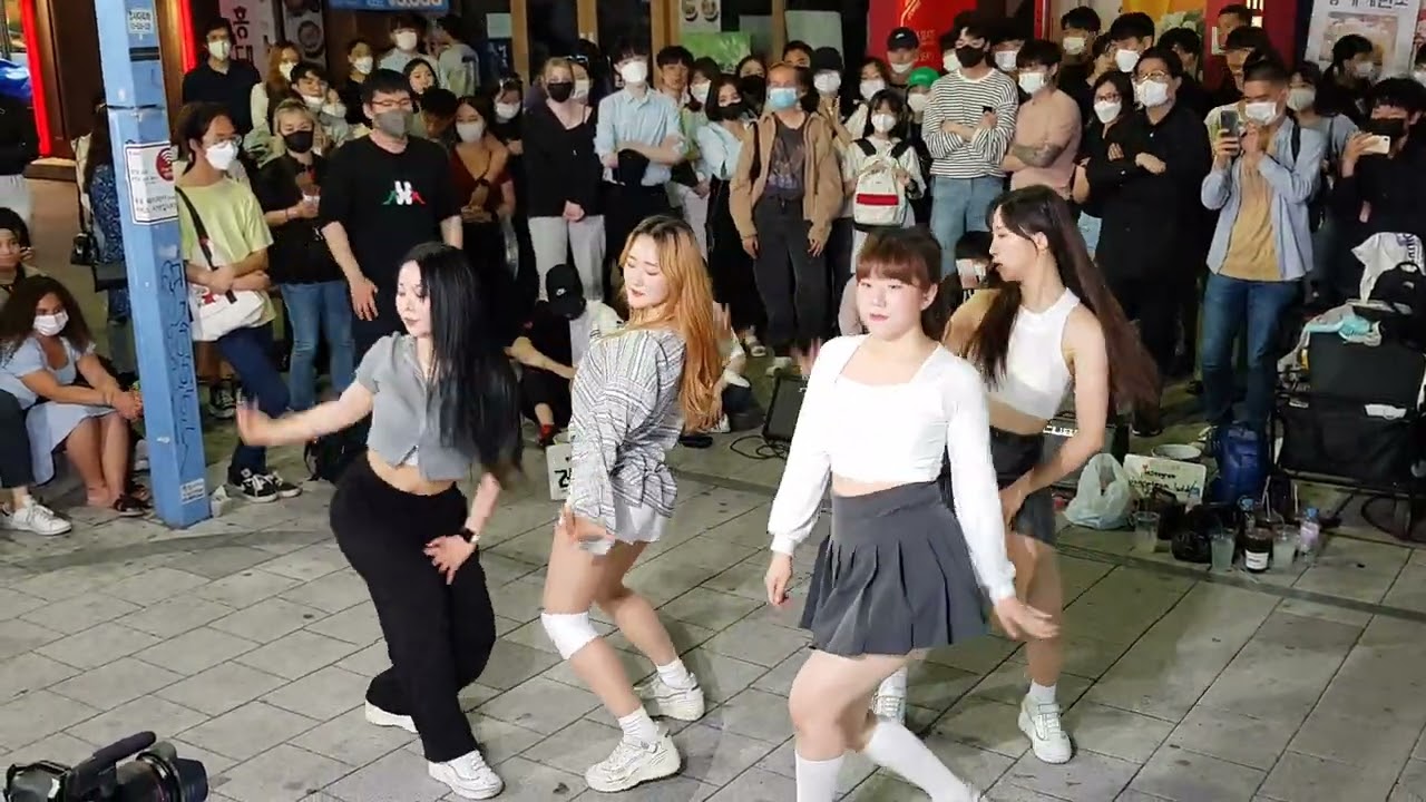 20220528 hongdae busking 홍대 미녀댄스팀 레이디비(Lady B) 버스킹 10 - Feel My Rhythm _ Red Velvet