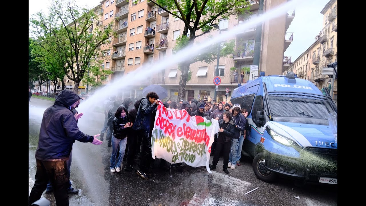 SCONTRI IN CENTRO TRA STUDENTI E POLIZIA PER IL G7