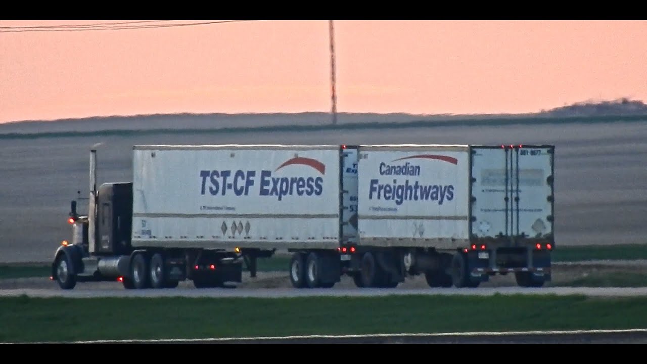 Rocky Mountain Double / Roadtrain in SK | Canadian Freightways