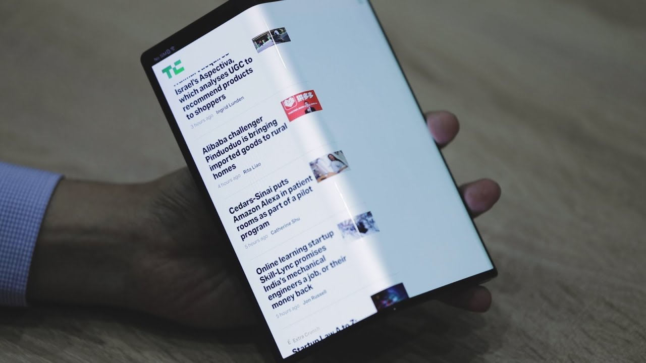 Huawei&rsquo;s folding Mate X: a closer look