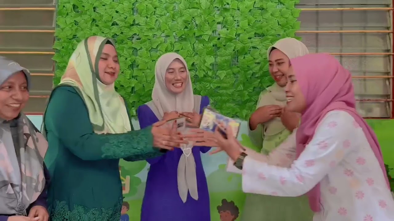 WARNA WARNI AIDILFITRI- SK SULTAN AHMAD
