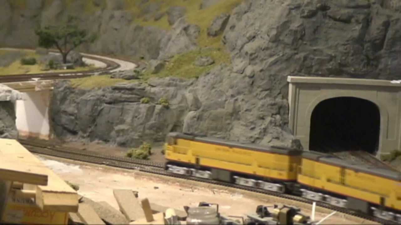Athearn U50 with QSI Titan sound