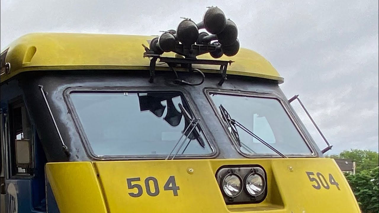 More of the magnificent LIRR K5LLA horns.