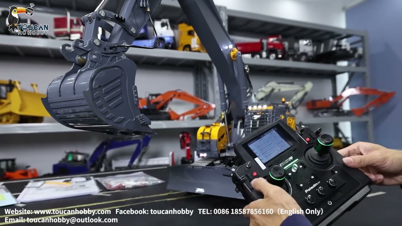 How to operate Customized LESU Aoue ET35 Metal 1/14 Hydraulic RC Excavator, light sound smoking
