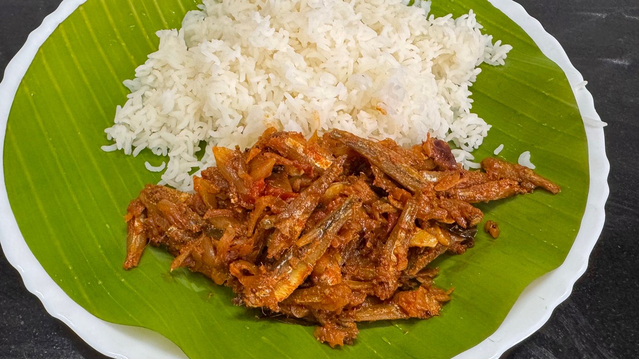 நெத்திலி கருவாடு தொக்கு/Nethili karuvattu Thokku/Dryfish curry recipe in Tamil/karuvadu recipe Tamil