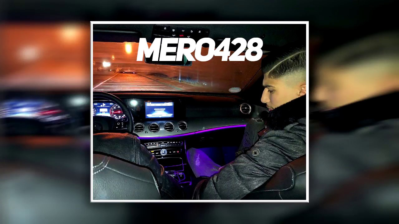 MERO428 - MIT DEN HOODIES AUF JACKY