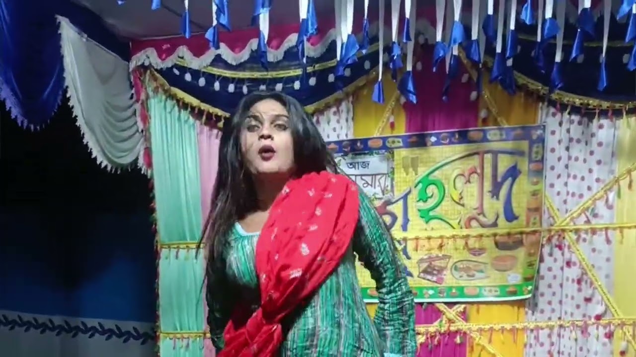 গ্রাম বাংলার বিয়ে বাড়ীতে সুন্দরী সেক্সি মেয়ের  উড়াধুরা ডান্স।  বুকের ভিতর বাকুম বাকবাক