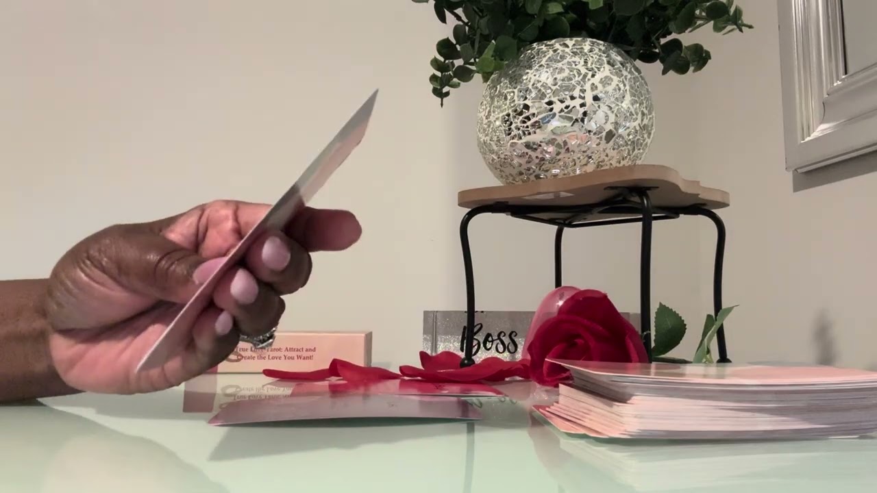 🦋🌹🌹🦋Дева, одинока и готова к новым знакомствам. Ваша любовь, дарующая исцеление и привлечение люб...