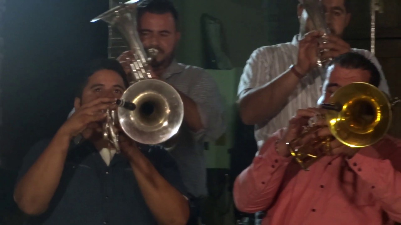 Vida Ventajosa (En Vivo) - Banda Corona Del Rey