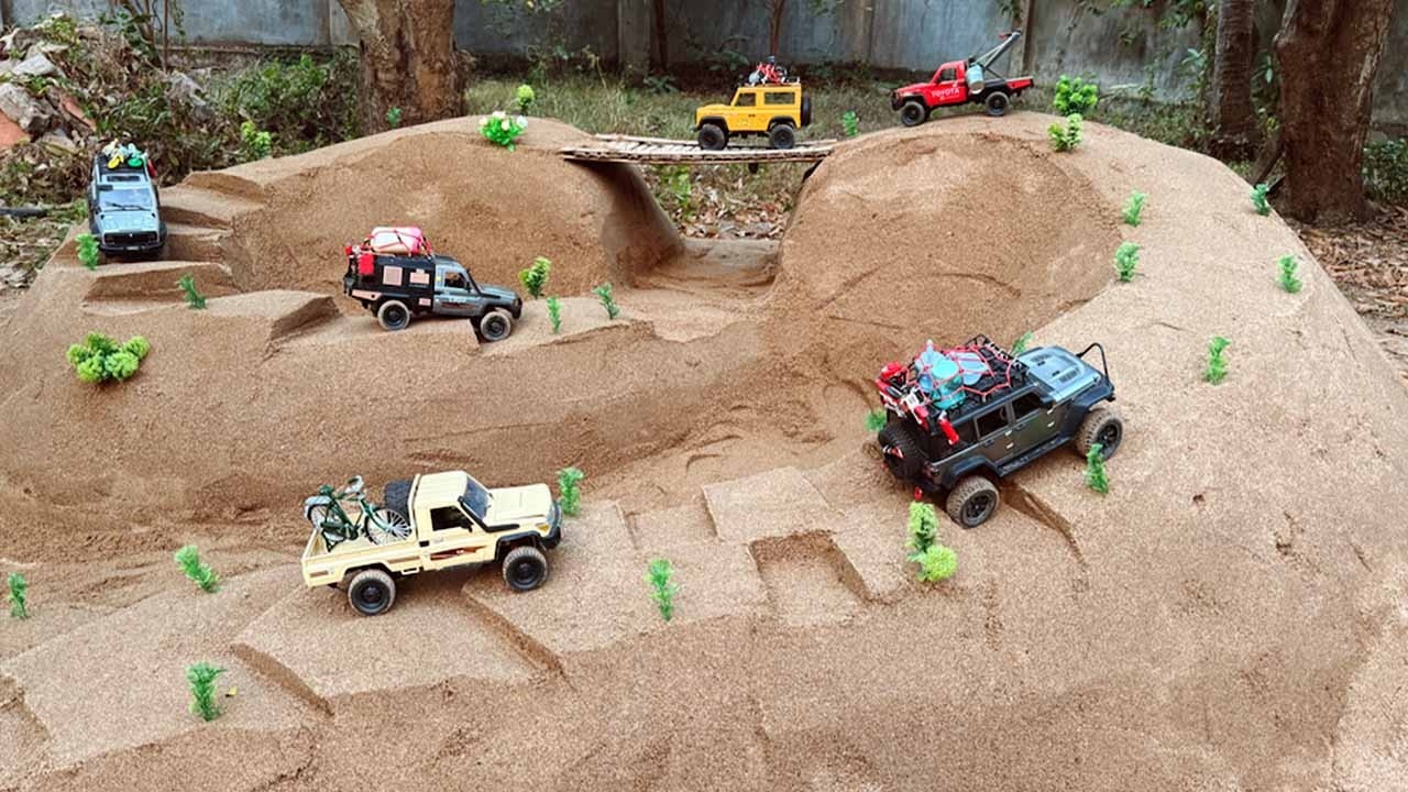 RC Off Road Crawler Extreme On Sand Hill Competition & Bamboo Bridge Crossing Challenge!