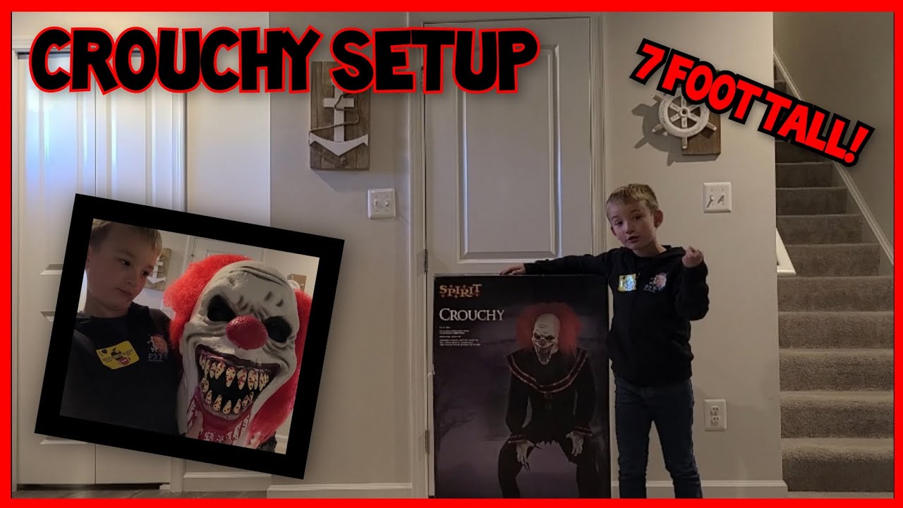 Crouchy the 7 FOOT Clown animatronic Setup | Spirit Halloween