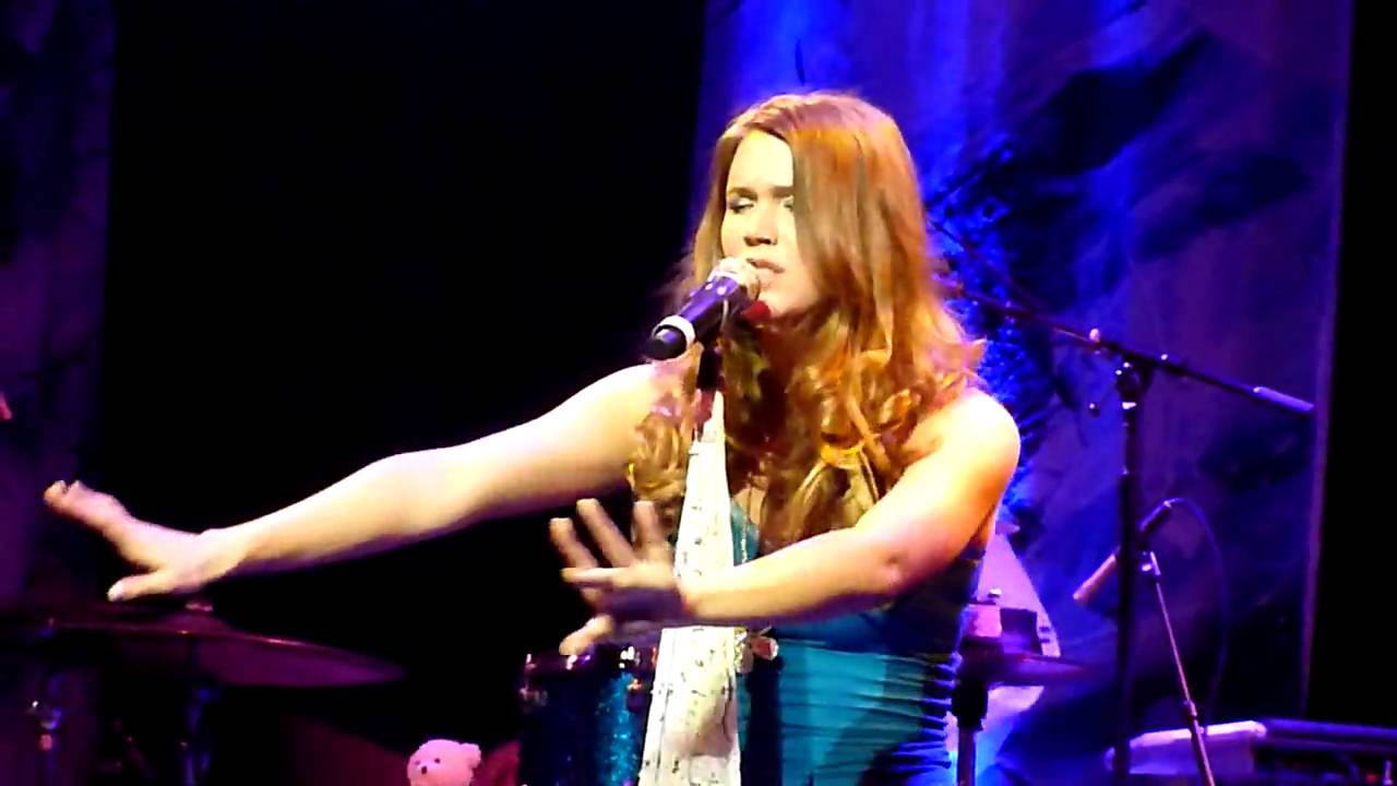 Joss Stone feat. Nas - Govermentalist - Live @ Paradiso Amsterdam [HD