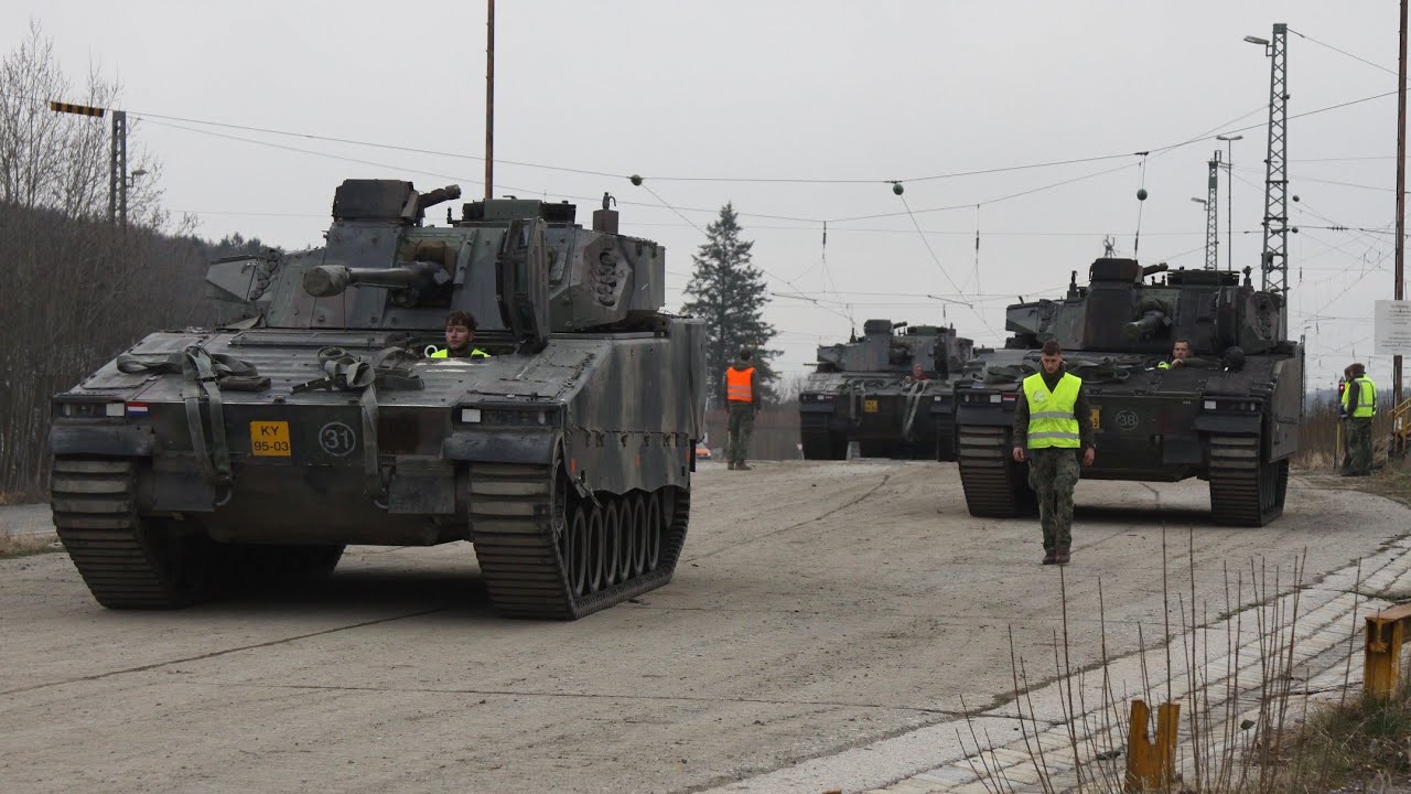 Militärverladung in Parsberg mit Niederländischen Streitkräften u.a. CV90