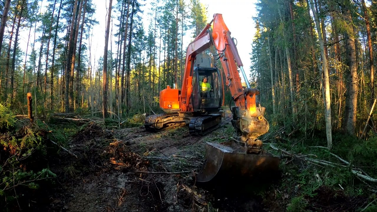 renoverar en infartsväg med min hitatchi ex60