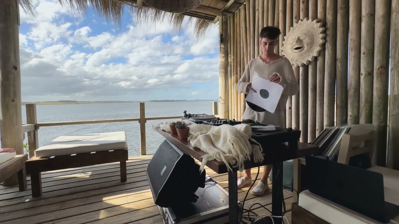 Deep House (and some Electro) vinyl set by Jordi at Laguna Garzon Lodge, Punta del Este, Uruguay