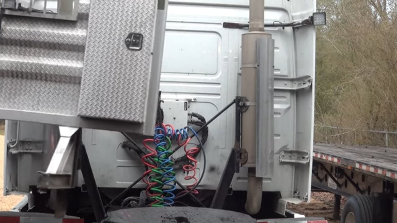 Installing the headache rack on the new volvo vnl 780