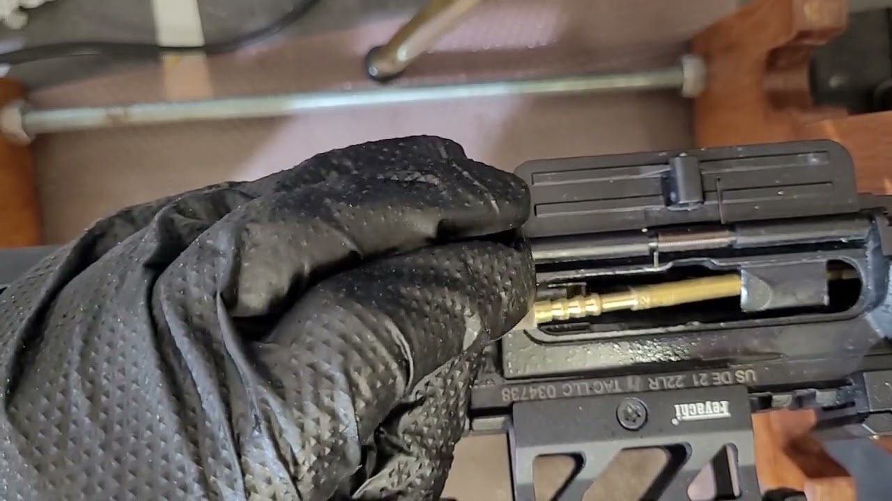 Kleinkaliberbüchse Tippmann M4-22 reinigen