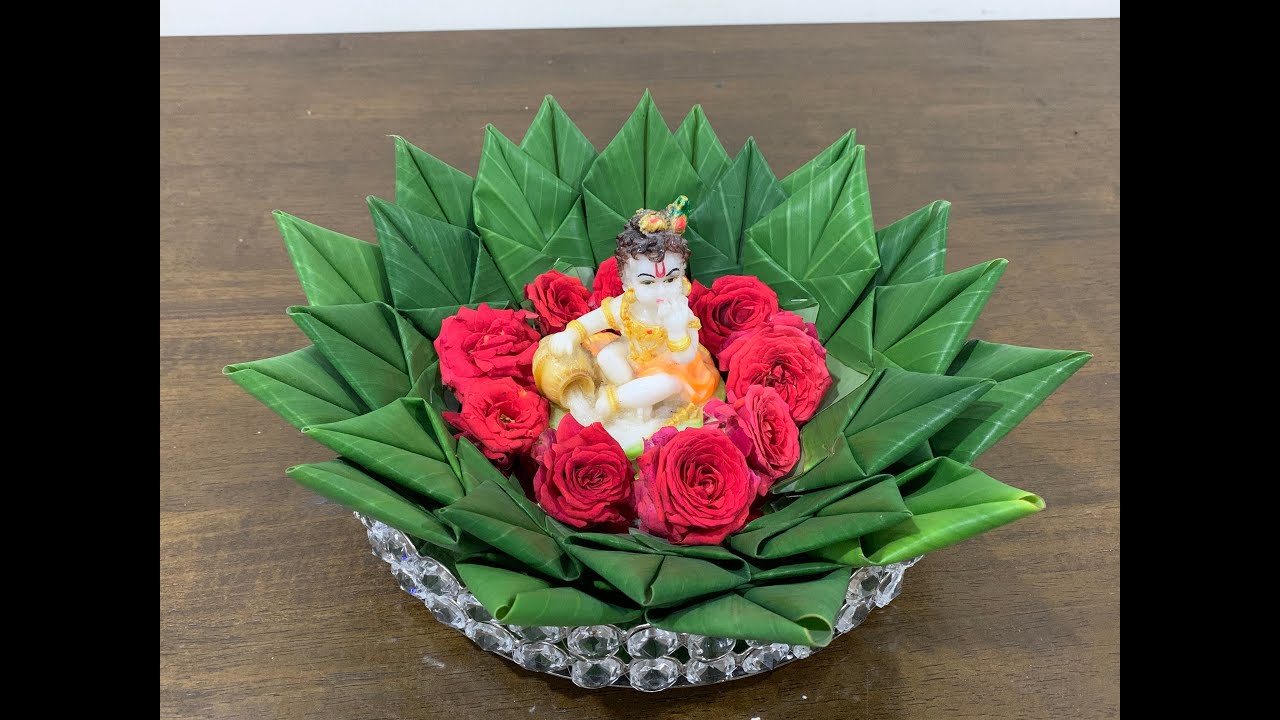 Banana leaf plate decoration