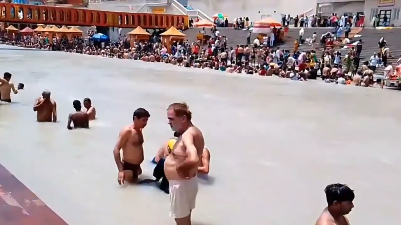 गंगा स्नान और आस्था की डुबकी !! Open Snan Holy Bath Haridwar 
