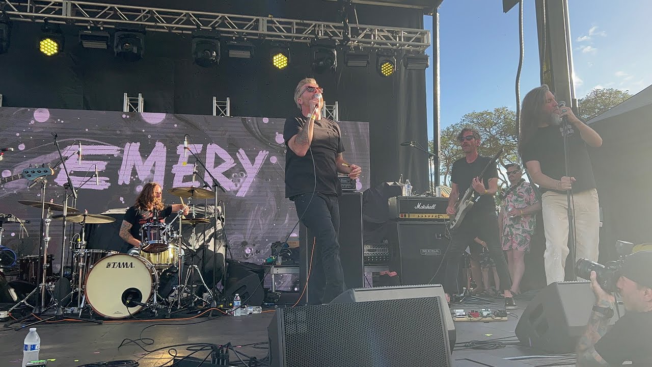 Emery live in Hawaii(4k)