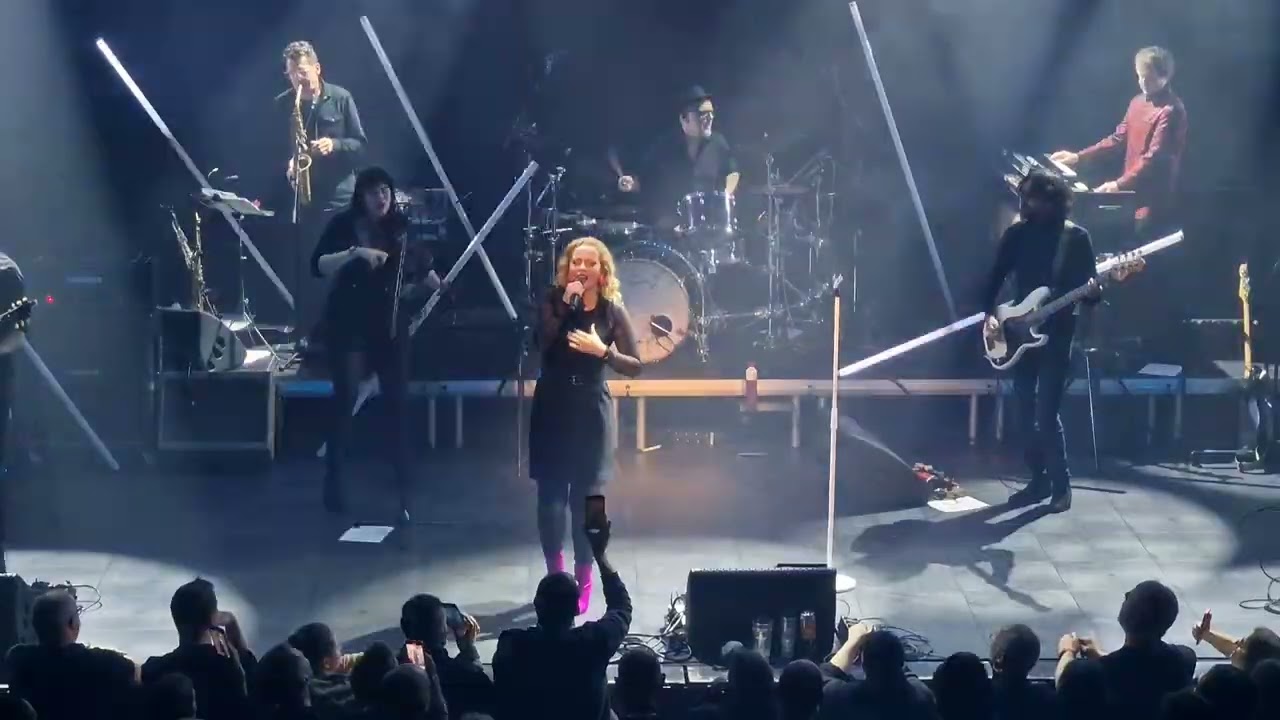 Saturnine - Anneke van Gierberen @ Patronaat 4-11-2023