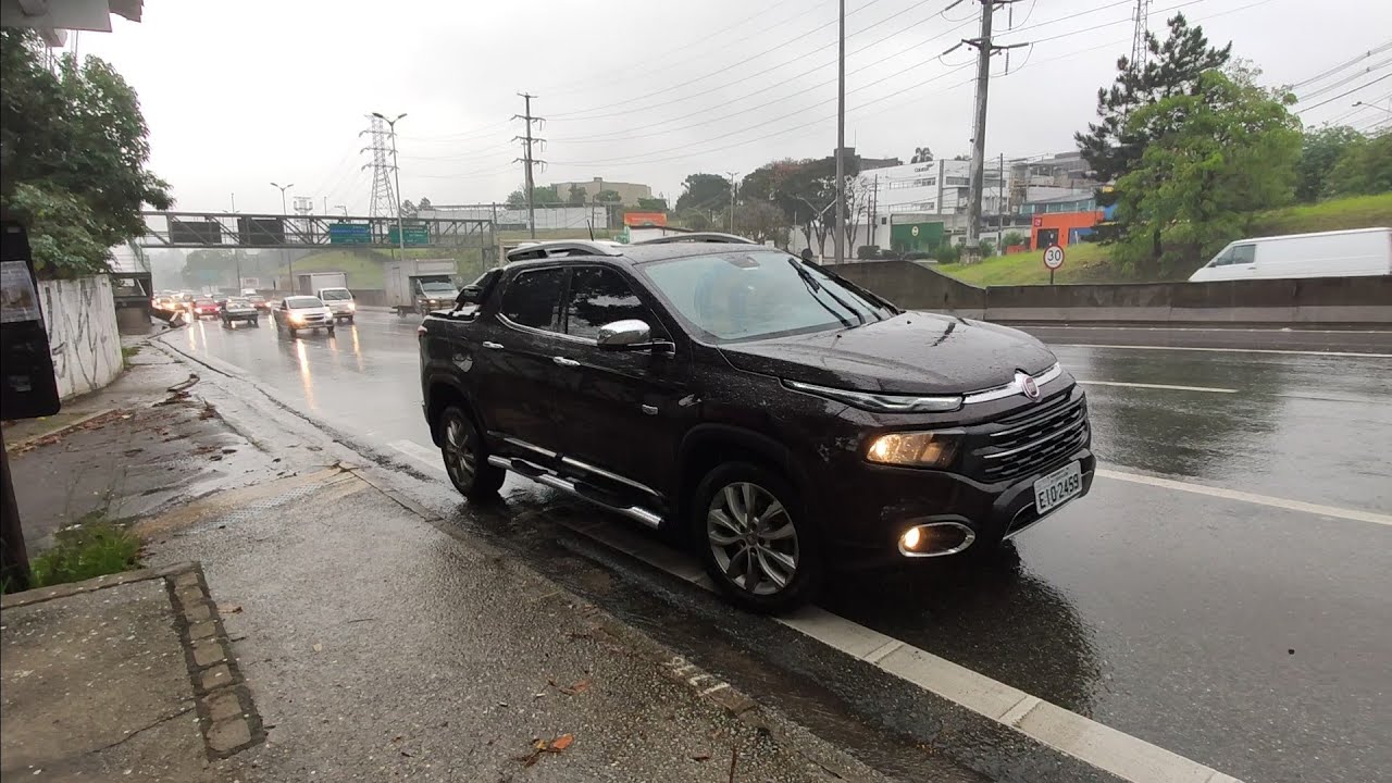 consumo real da Fiat Toro Ranch turbo diesel 4x4 com trânsito e chuva em SP sexta feira 09/10/20