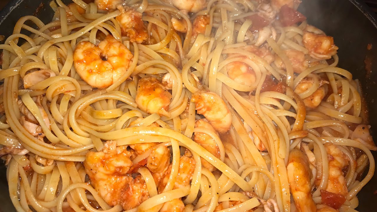 Makarona (Linguine) Me Fruta Deti / Pasta (Linguine) With Sea Food