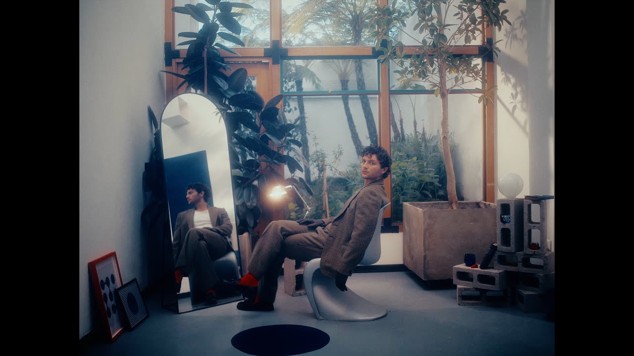 Gregorio - Extraños (Video Oficial)